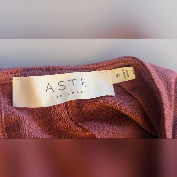 ASTR the Label Stylish Ruched Long Sleeve Bodysuit. Size Small - Picture 15 of 16